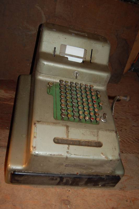 lot 742 image: Old Cash Register