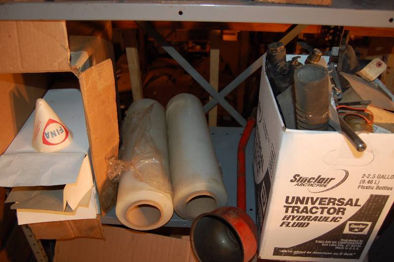 lot 815 image: Misc Garage Supplies