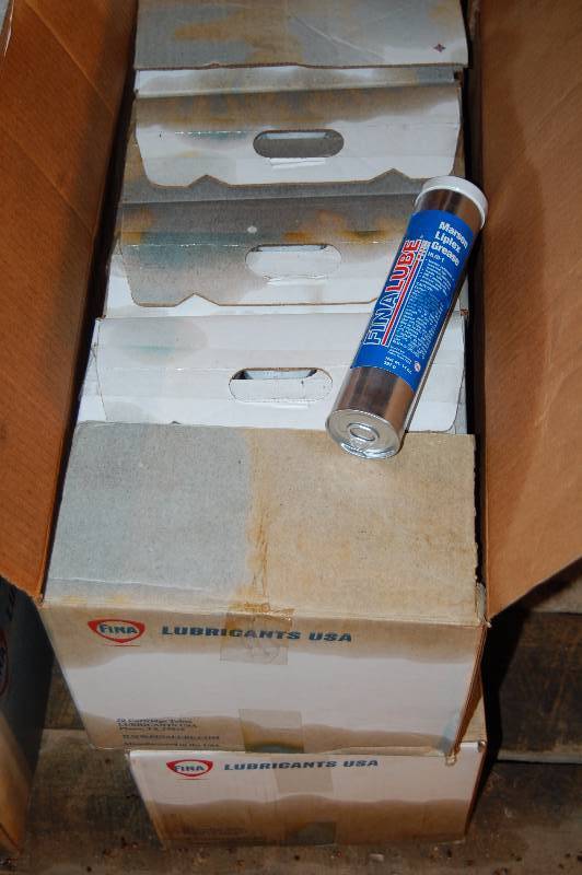 lot 819 image: Grease Gun Cartridges