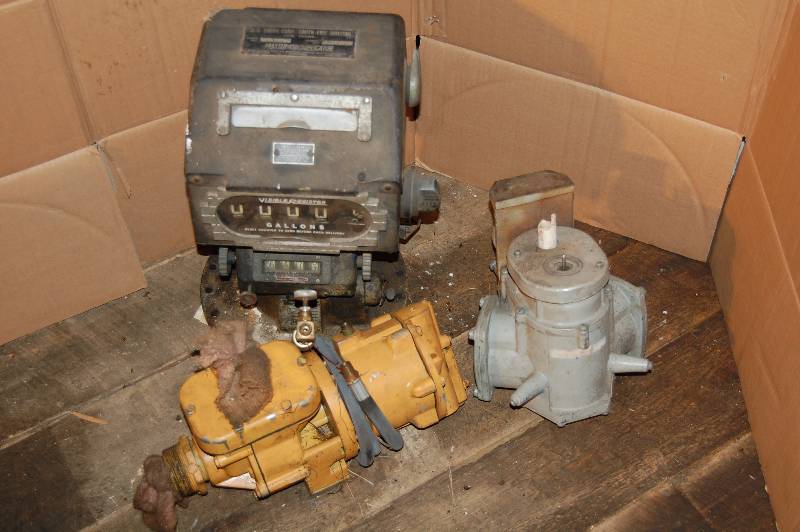 lot 826 image: Misc Pumps and More