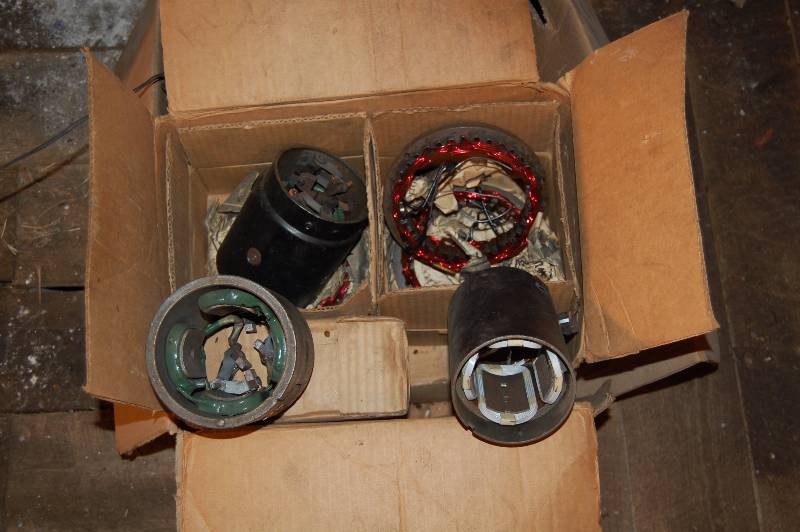lot 830 image: Misc StarterMotor Parts