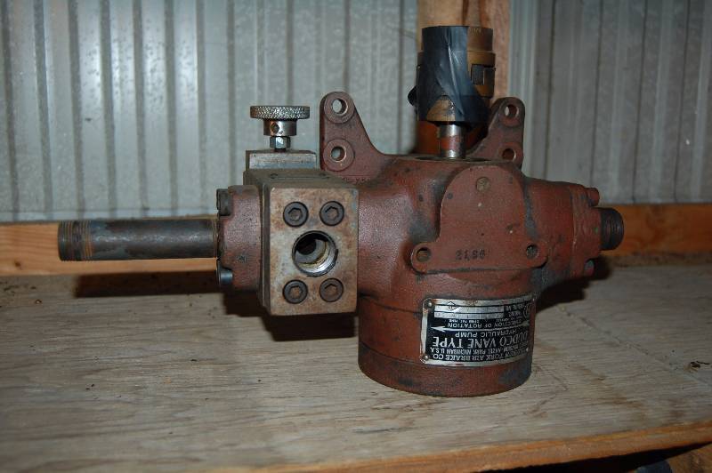 lot 899 image: Hydraulic Pump