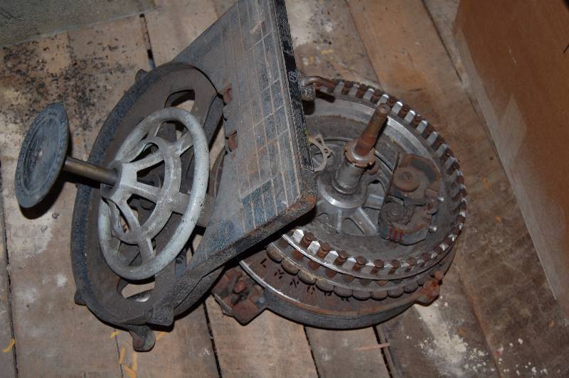 lot 901 image: Stencil Cutting Machine