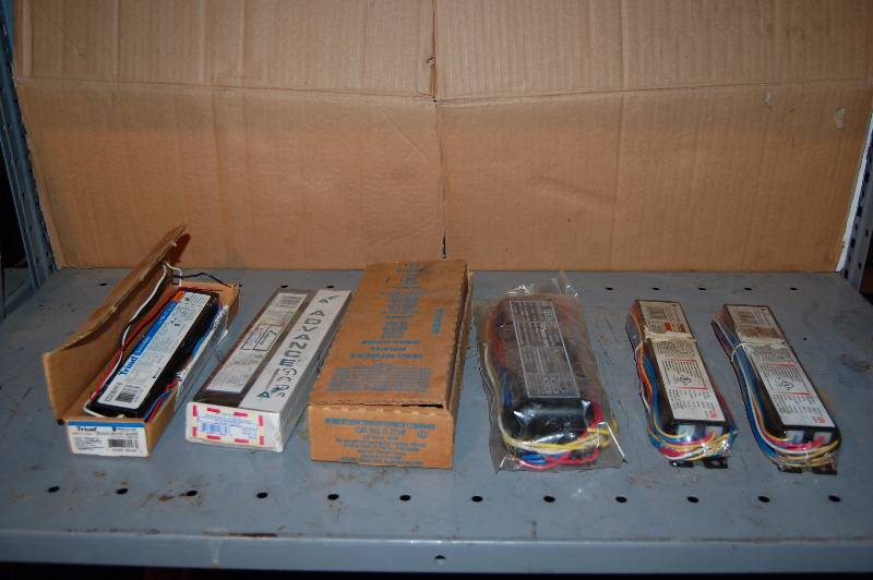 lot 906 image: Fluorescent Light Ballasts