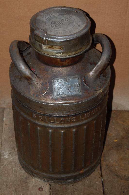 lot 923 image: Vintage Oil Canister