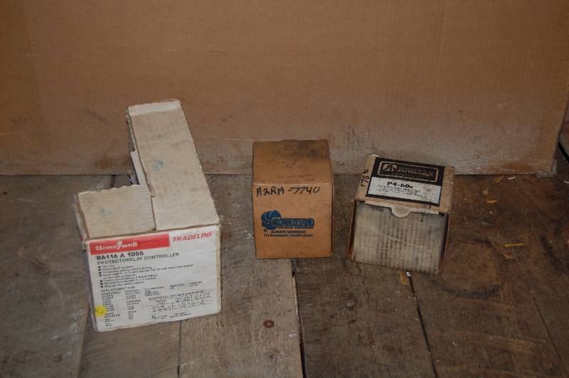 lot 928 image: Furnace Parts