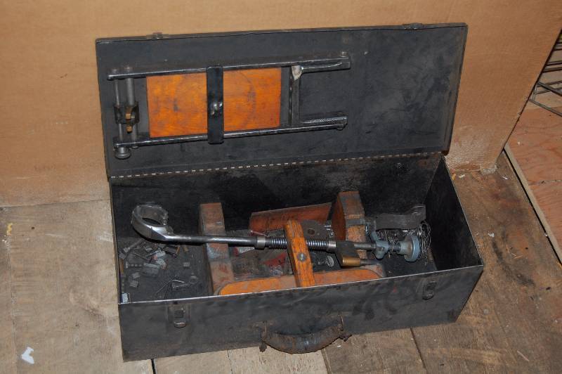 lot 930 image: Crankshaft Grinder with Metal Box