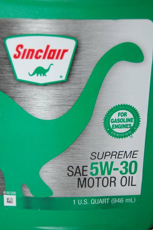 lot 785 image: 4 Cases of Sinclair 5W-30 Motor Oil