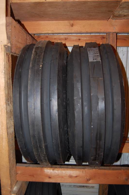 lot 989 image: Implement Tires