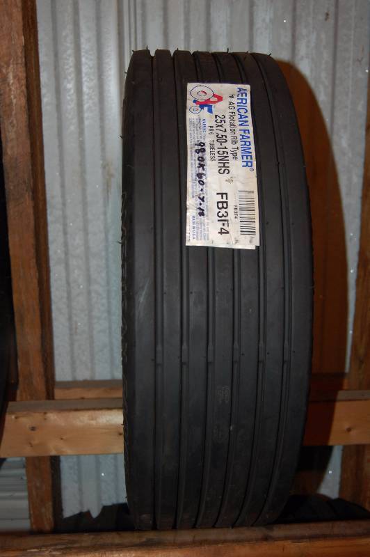 lot 990 image: Implement Tire