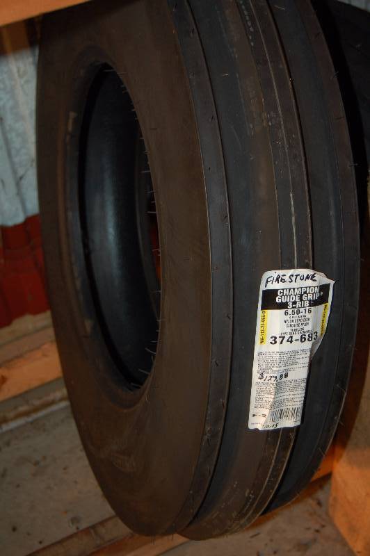 lot 1001 image: Implement Tires