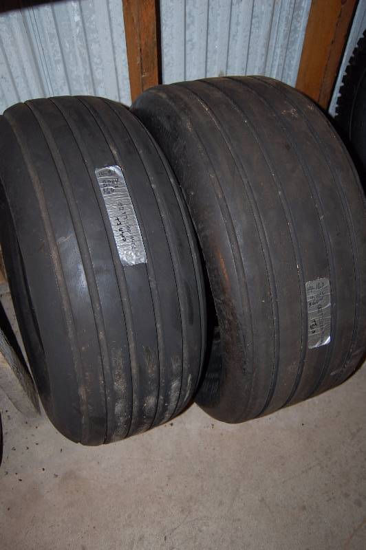 lot 1009 image: Implement Tires