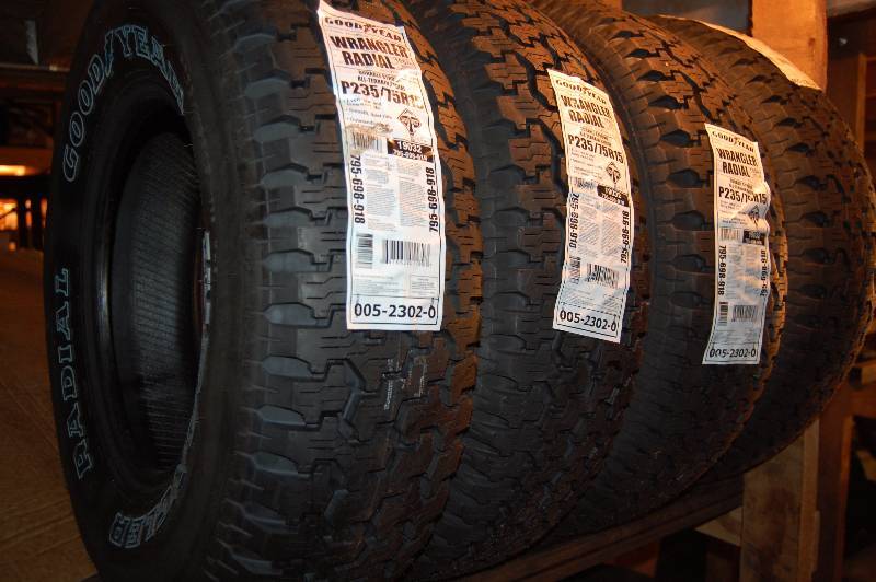 lot 1016 image: Light Truck Tires