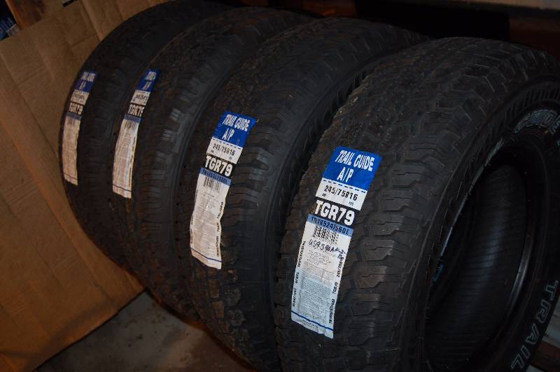 lot 1030 image: Passenger Tires