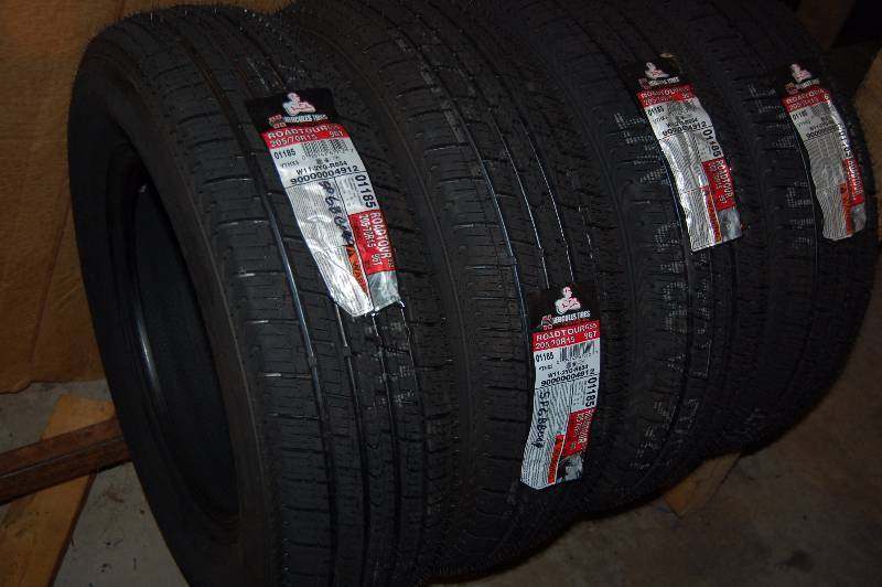 lot 1032 image: Passenger Tires