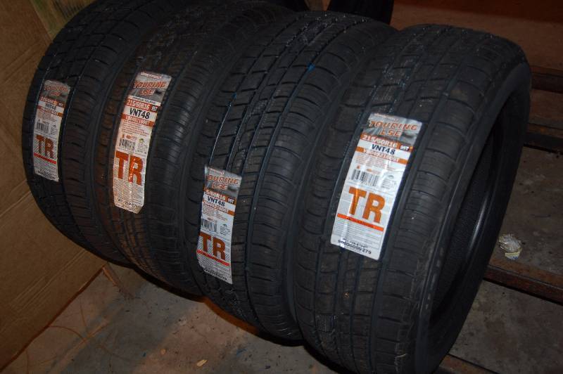 lot 1036 image: Passenger Tires