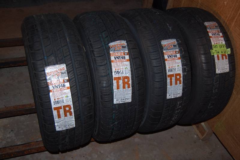 lot 1037 image: Passenger Tires