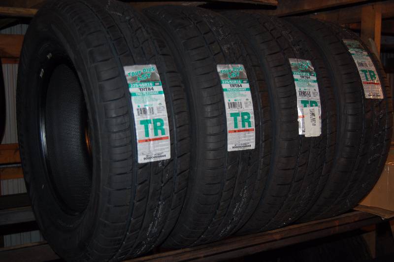 lot 1039 image: Passenger Tires