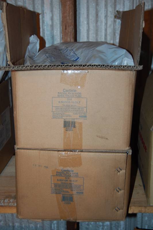 lot 1047 image: Radial RV and Wide Base Truck Tubes