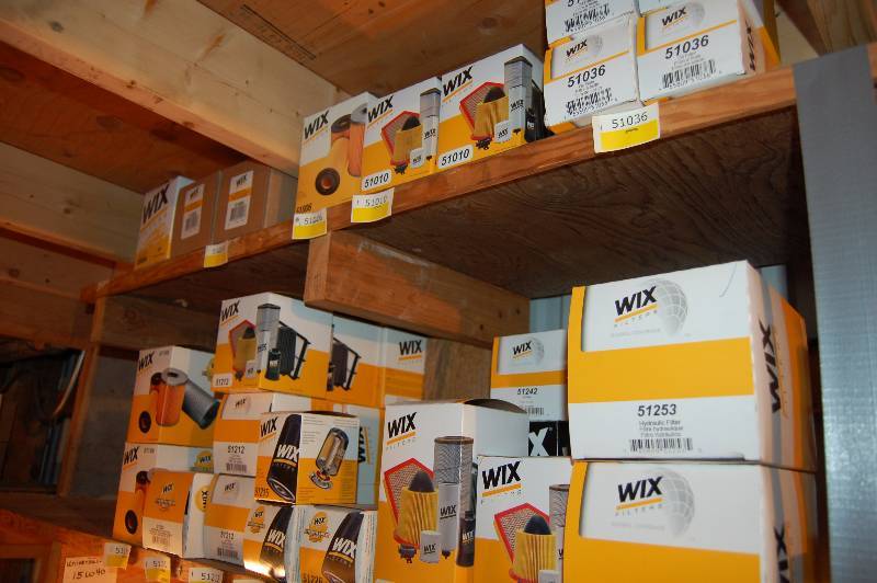 lot 1105 image: Wix Oil and Hydraulic Filters