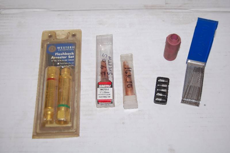 lot 1166 image: Blowtorch and Welding Accessories