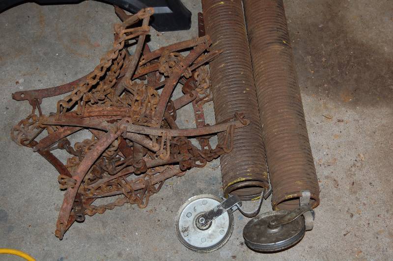 lot 1191 image: Lawn Mower Chains and More