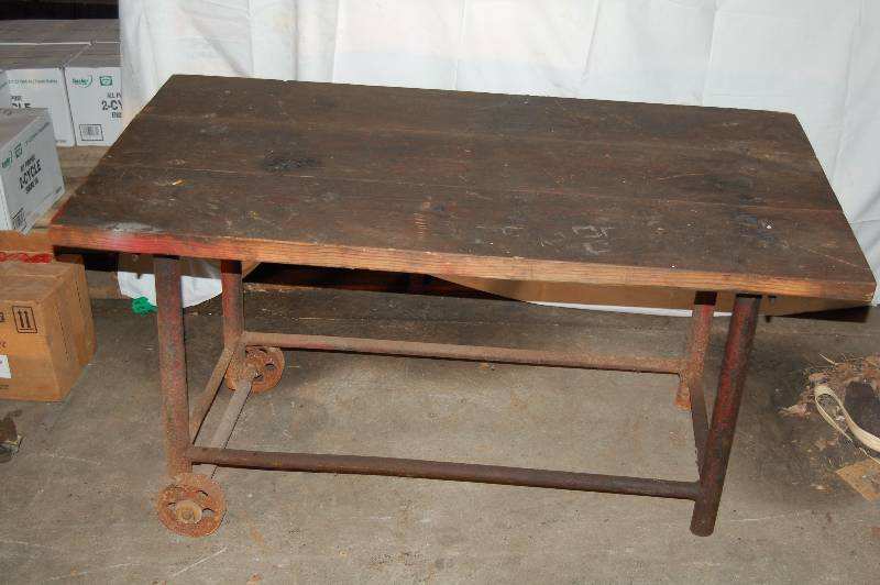 lot 1200 image: Table on Two Wheels