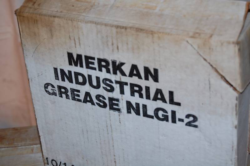 lot 1201 image: Assorted Grease Cartridges