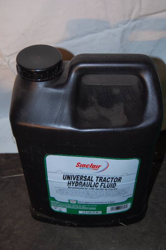 lot 1239 image: Hydraulic Fluid