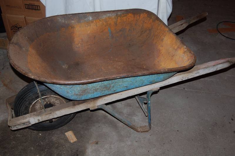lot 1387 image: Wheelbarrow
