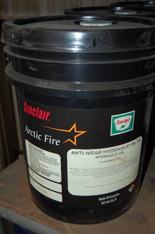 lot 1501 image: Five Gallons Bucket of Hydraulic Oil 68