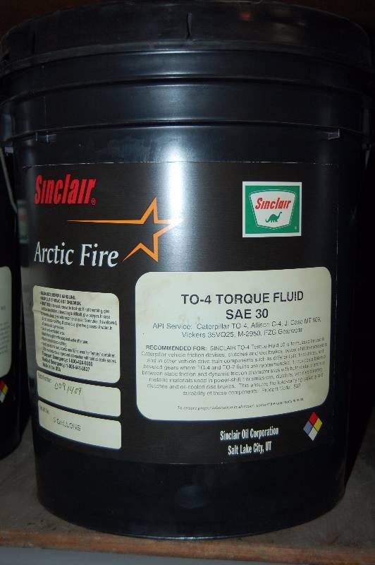 lot 1519 image: Five gallon bucket of TO-4 Torque Fluid SAE-30