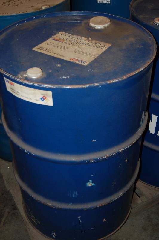 lot 1656 image: 55 Gallon Drum of Transparent Cutting Oil Grade 304