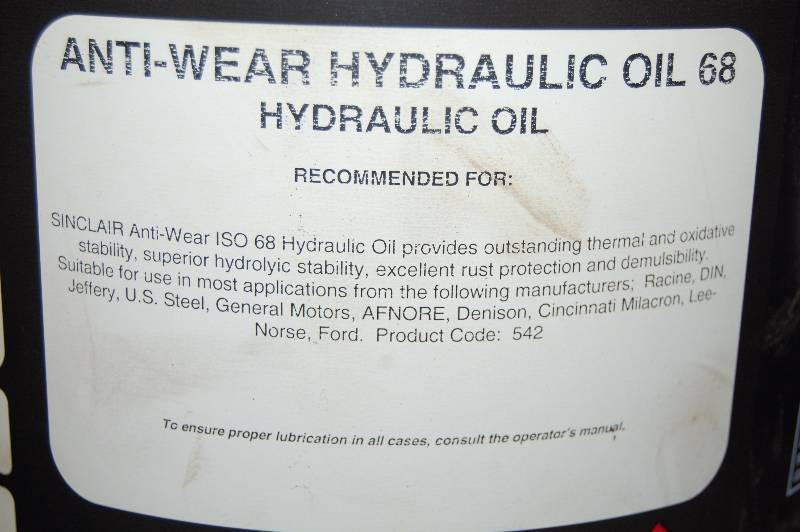 lot 1502 image: Five Gallons Bucket of Hydarulic Oil 68