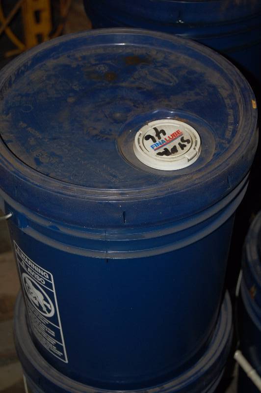 lot 1678 image: 5 Gallon Bucket of Synolan 1000 46