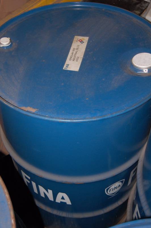 lot 1694 image: 55 Gallon Drum of Synolan 1000 Industrial Oil 32