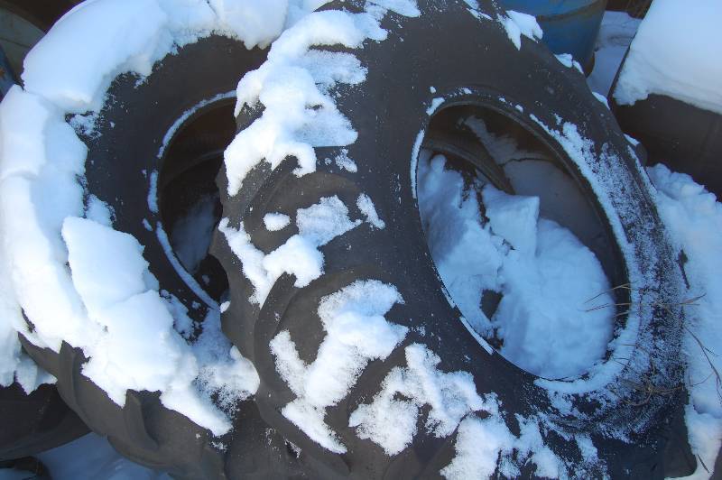 lot 1709 image: Tractor Tires