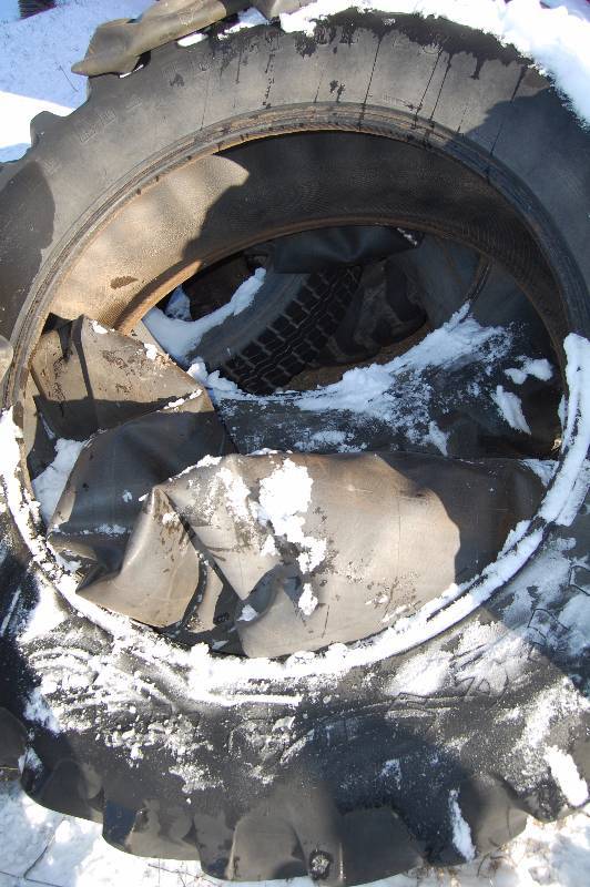 lot 1711 image: Tractor Tires