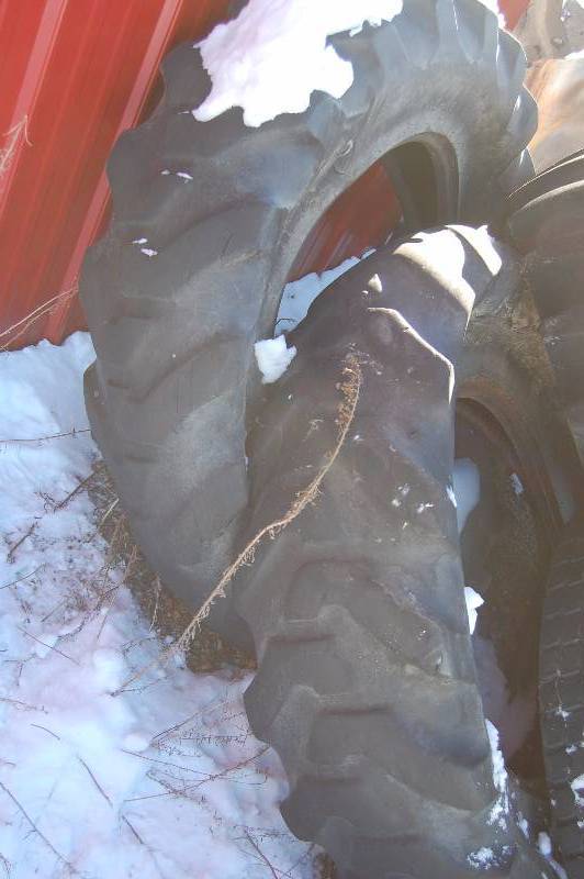 lot 1713 image: Tractor Tires