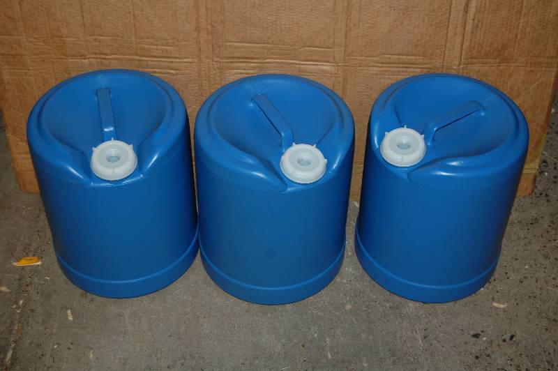 lot 1473 image: Three Plastic 5 Gallon Jugs