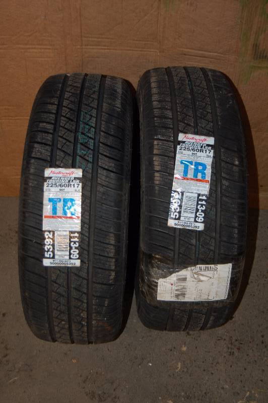 lot 1488 image: 2 Mastercraft 22560R17 Tires