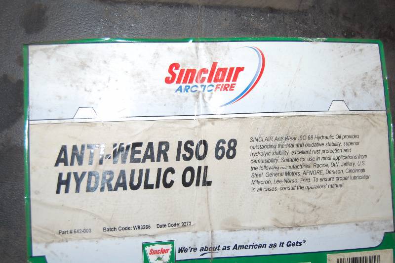lot 1687 image: 55 Gallon Drum of Antiwear ISO 68 Hydraulic Oil