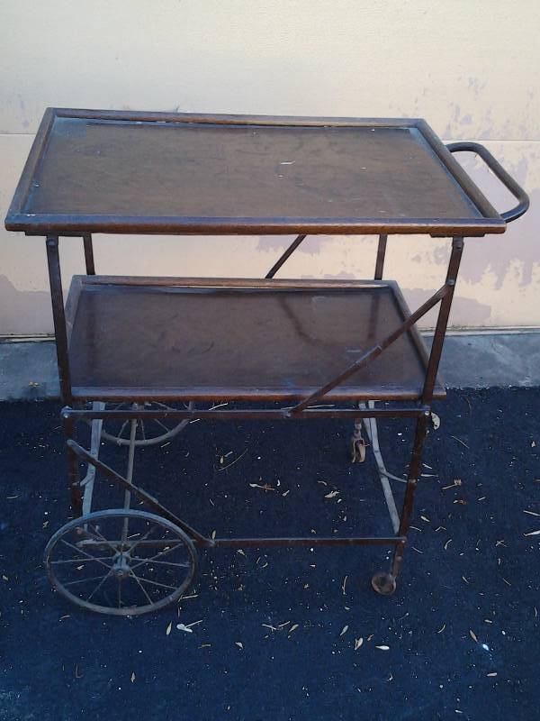 lot 6 image: Antique Tea Cart (Folds) 29x18x30