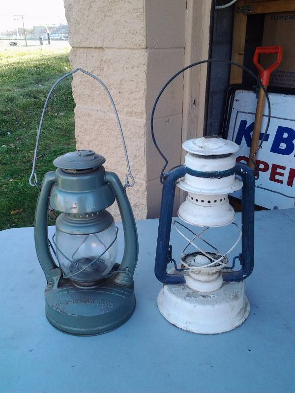 lot 14 image: 2-Lanterns 1-Mastercraft, 1-Large No. 2 Fourt