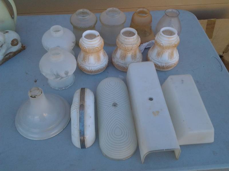 lot 22 image: Assorted Globes For Light Fixtures