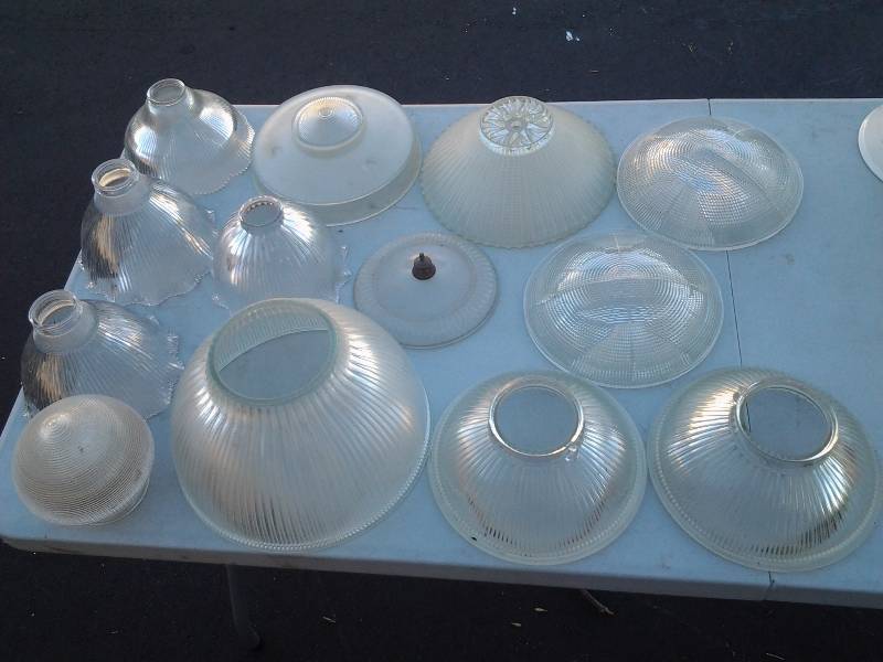 lot 23 image: 13-Clear Glass Globe Shades