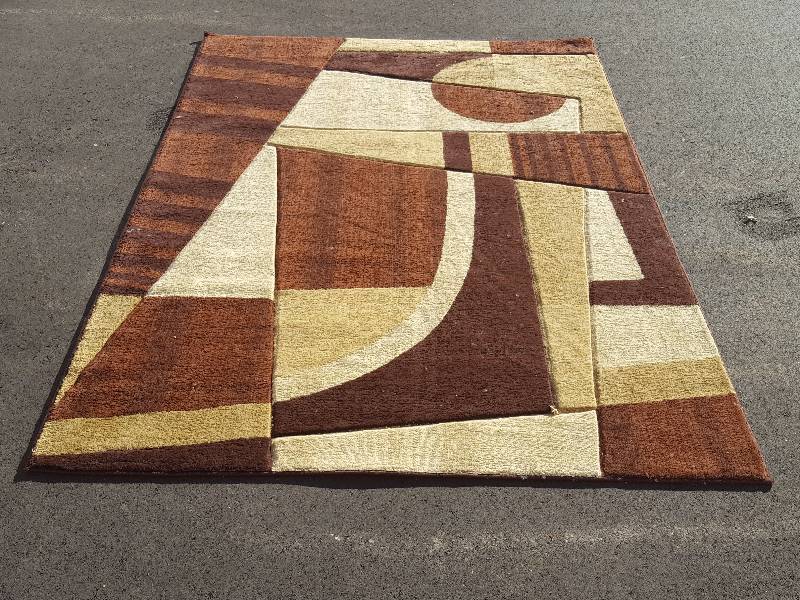 lot 49 image: 5x7 Rug