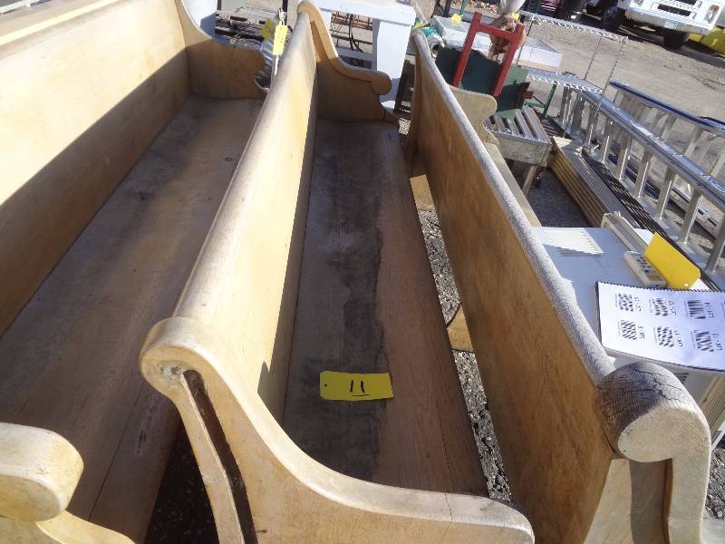lot 11 image: Old Oak Church Pew