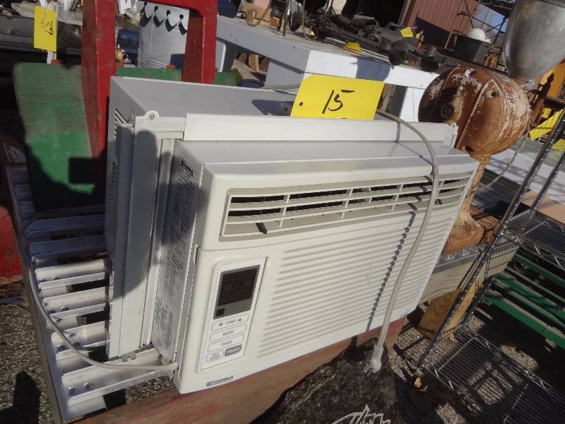 lot 15 image: Kenmore Air Conditioner wRemote