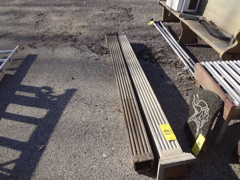 lot 17 image: Pair of Porch columns